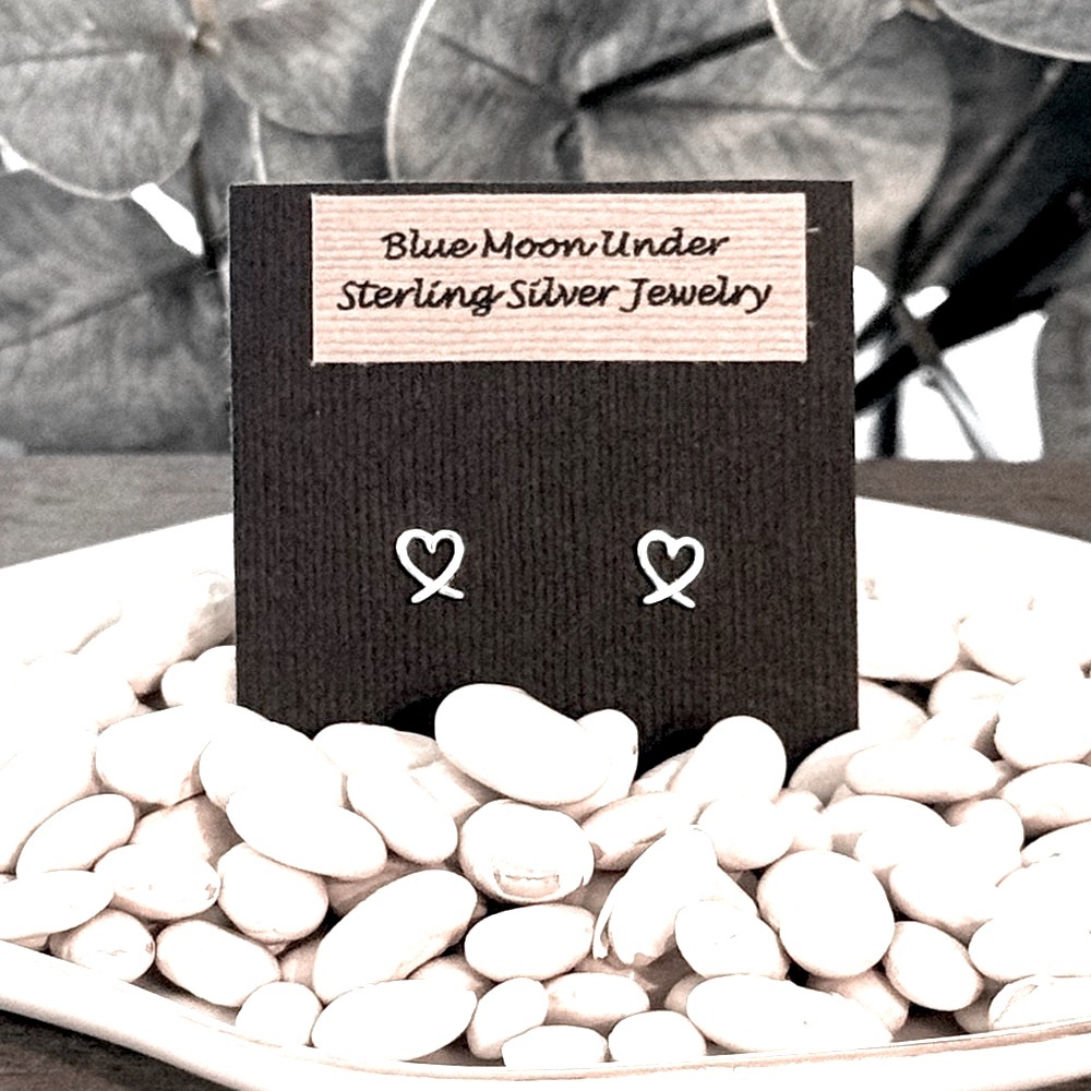 NWT Dainty 925 Sterling Silver Heart Stud Post Earrings! Hypoallergenic! NEW! - Picture 2 of 2